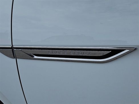 Used 2024 Volkswagen Atlas Cross Sport SE image 14