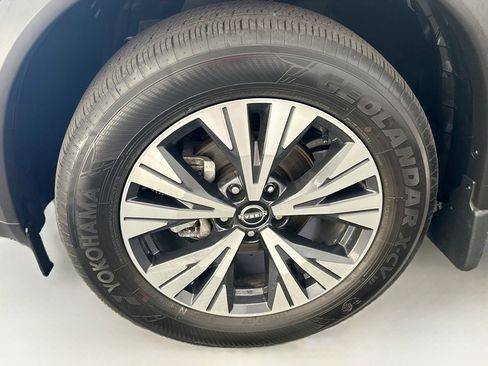 Used 2023 Nissan Rogue SV w/ SV Premium B Package AWD/4WD image 11