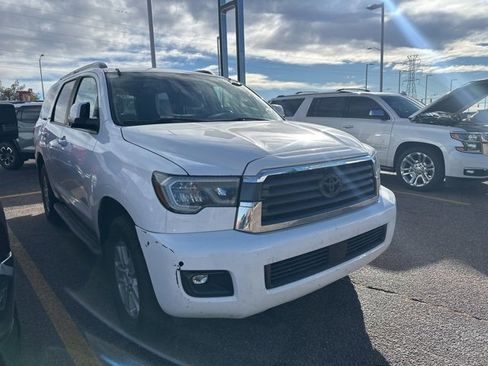 Used 2020 Toyota Sequoia SR5 image 3