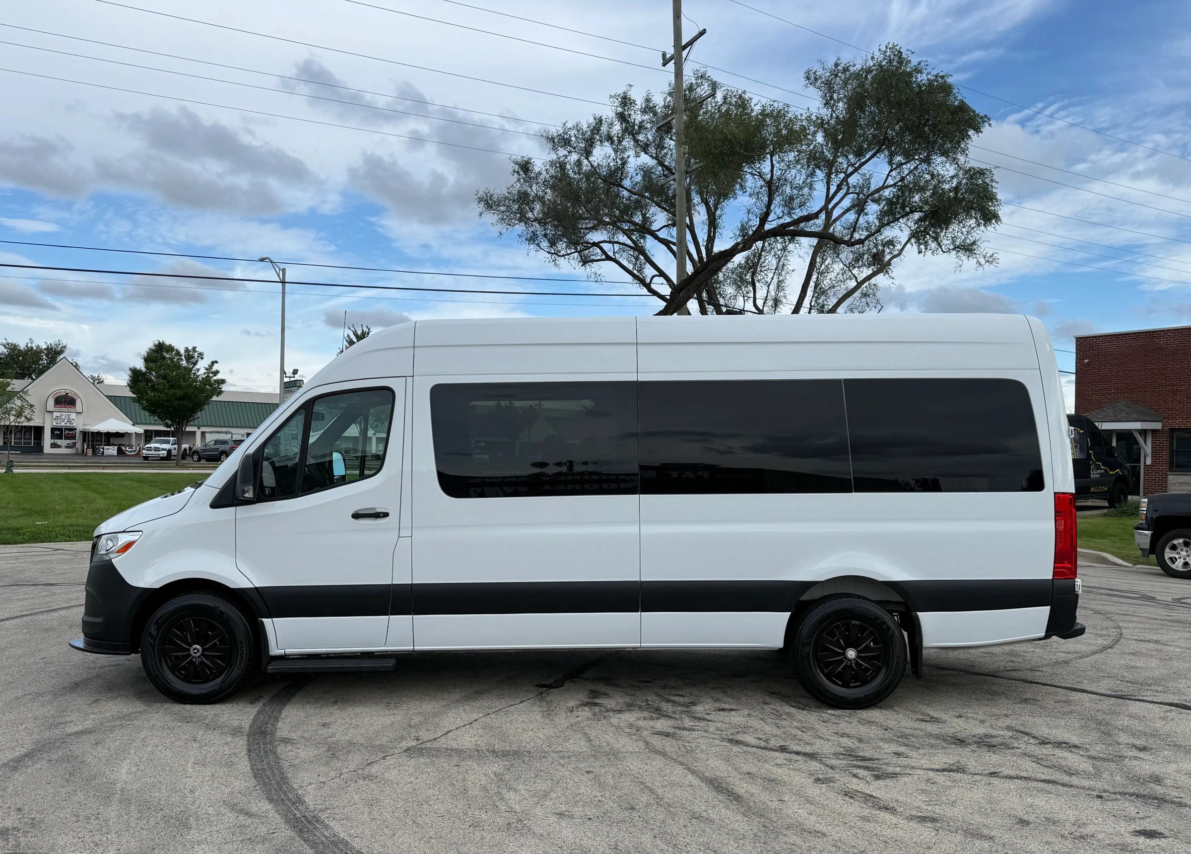 Used 2021 Mercedes-Benz Sprinter 2500 w/ Driver Convenience Package image 6