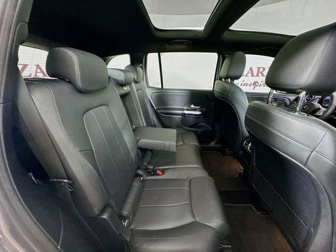 Used 2021 Mercedes-Benz GLB 250 GLB 250 image 32