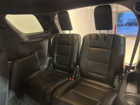 Used 2016 Ford Explorer Sport AWD/4WD image 29