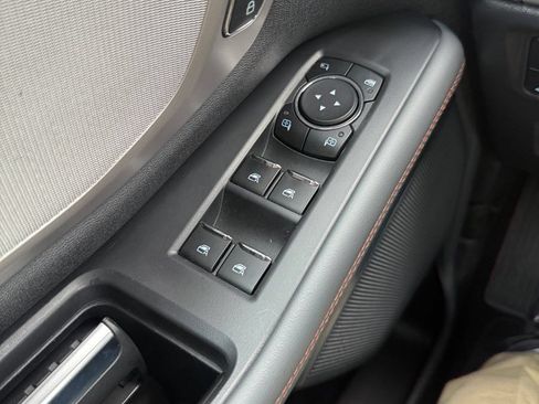 Used 2025 Ford Expedition Active AWD/4WD image 27