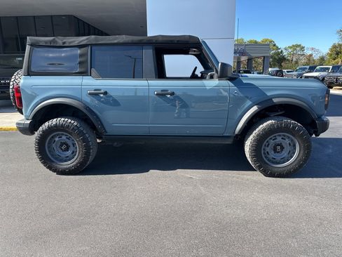 Used 2022 Ford Bronco Black Diamond image 3