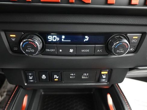 Used 2025 Nissan Frontier PRO-4X w/ Pro Convenience Package AWD/4WD image 31