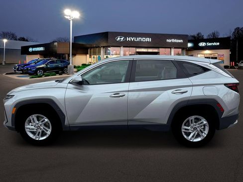 New 2026 Hyundai Tucson SE image 3