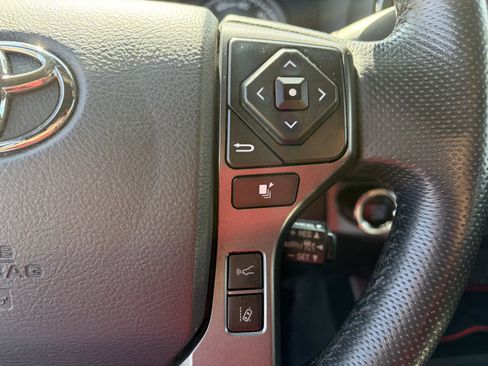 Used 2019 Toyota Tacoma TRD Sport AWD/4WD image 16