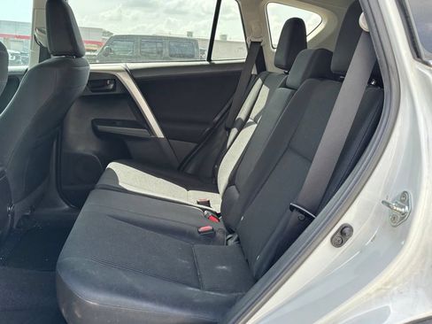 Used 2017 Toyota RAV4 LE AWD/4WD image 8
