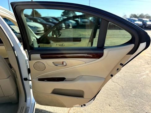 Used 2015 Lexus LS 460 w/ Comfort Package image 38