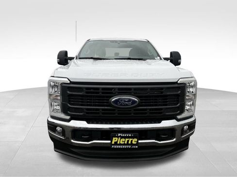 New 2026 Ford F250 XL w/ XL Chrome Package image 7