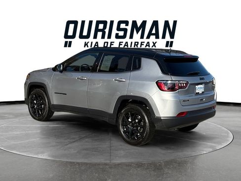 Used 2024 Jeep Compass Latitude w/ Convenience Group image 4