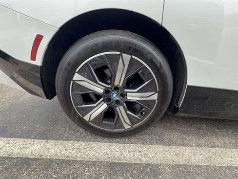 Certified 2023 BMW iX xDrive50 w/ Premium Package image 33