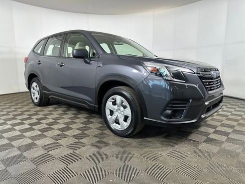 Used 2023 Subaru Forester AWD/4WD image 2