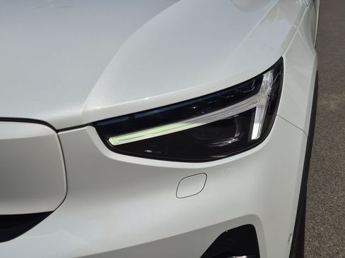 Used 2023 Volvo XC40 Recharge Ultimate AWD/4WD image 10