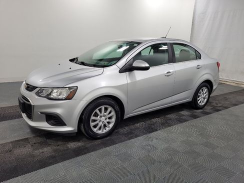 Used 2017 Chevrolet Sonic LT w/ Convenience Package image 2