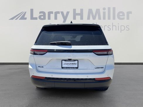 New 2025 Jeep Grand Cherokee Limited w/ Black Appearance Package image 7