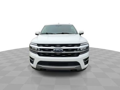Used 2023 Ford Expedition Limited image 3