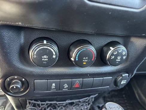 Used 2018 Jeep Wrangler Unlimited Sport S AWD/4WD image 26