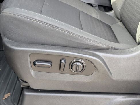 Used 2021 Chevrolet Silverado 1500 LT image 13