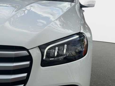 Used 2024 Mercedes-Benz GLS 450 4MATIC image 10