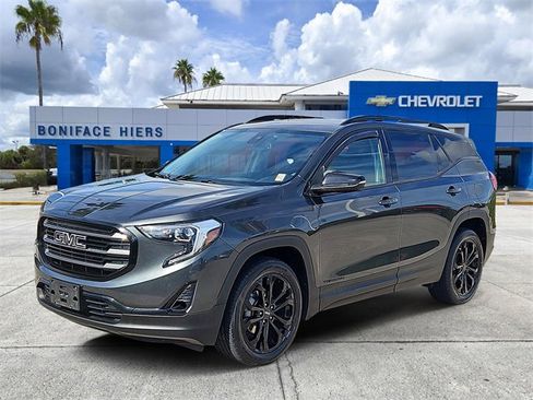 Used 2020 GMC Terrain SLT w/ Preferred Package image 2