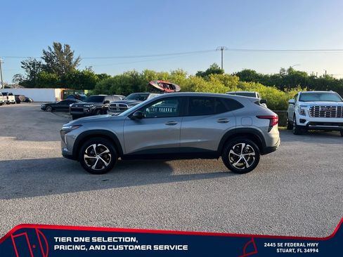 Certified 2024 Chevrolet Trax RS FWD image 8