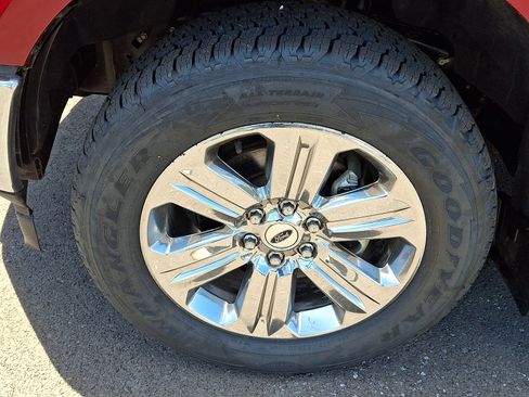 Certified 2019 Ford F150 XLT w/ Equipment Group 302A Luxury AWD/4WD image 28