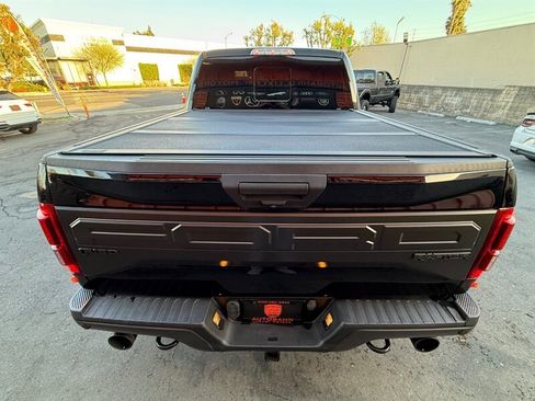 Used 2018 Ford F150 Raptor w/ Equipment Group 801A Mid image 13