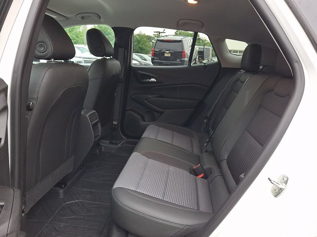 Certified 2024 Chevrolet Trax LT w/ Driver Confidence Package FWD image 10