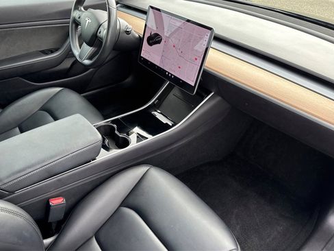 Used 2019 Tesla Model 3 Mid Range image 15