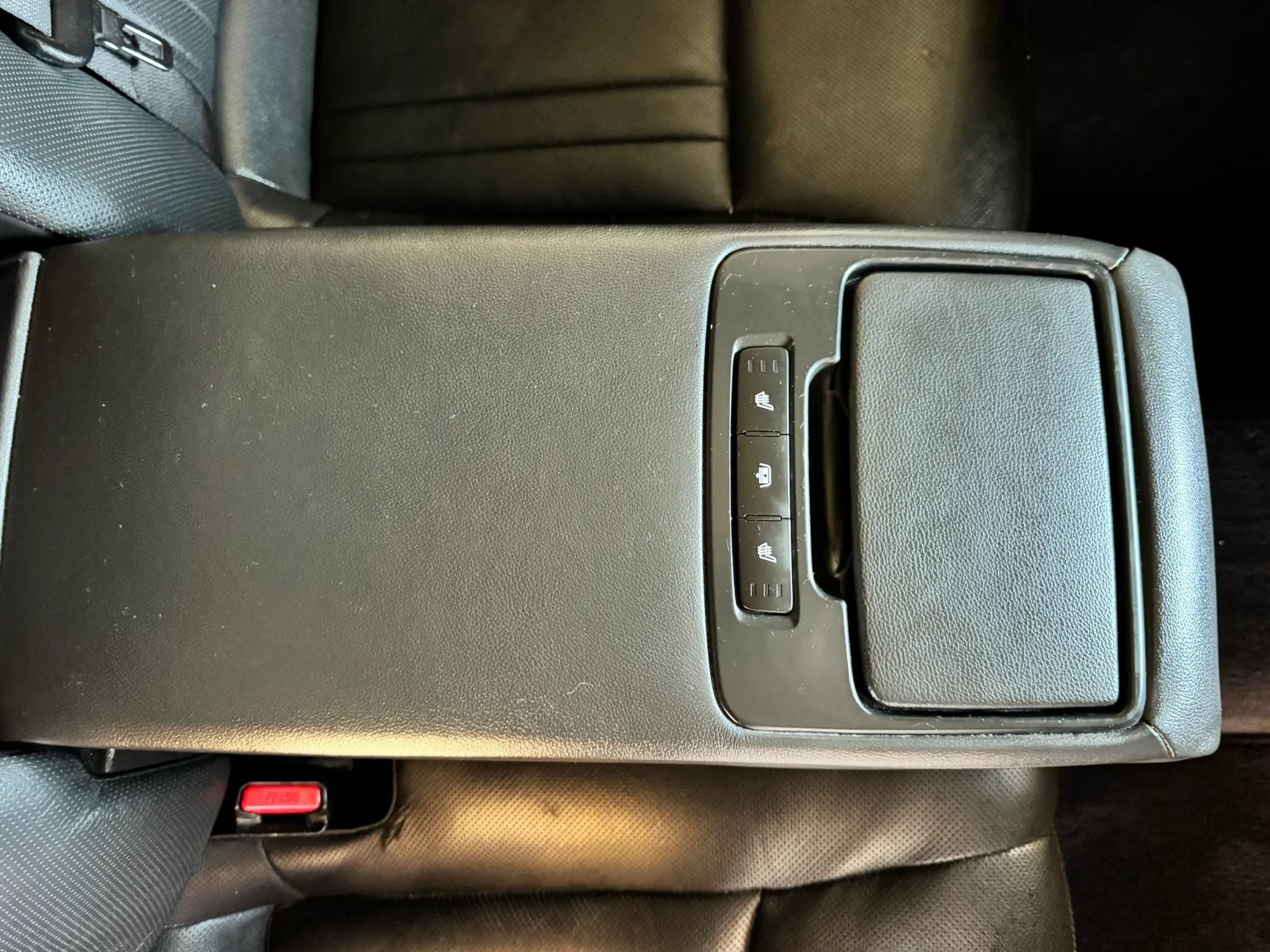 Used 2018 Genesis G80 3.8 w/ Option Group 02 RWD image 26