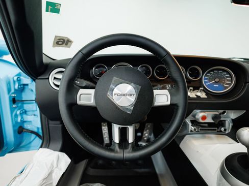 Used 2006 Ford GT image 65