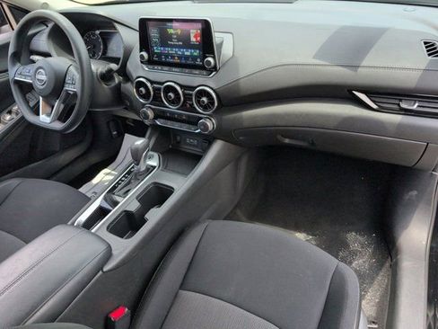 Used 2025 Nissan Sentra SV FWD image 31