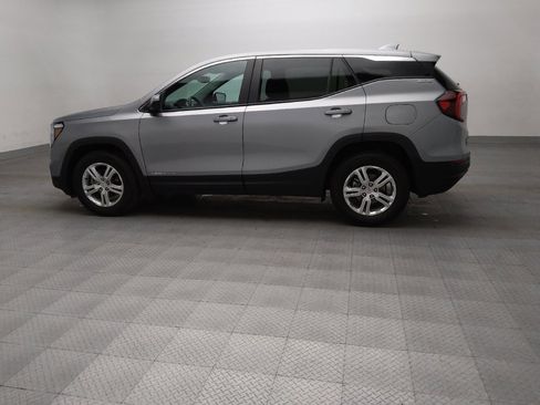 Used 2024 GMC Terrain SLE FWD image 3