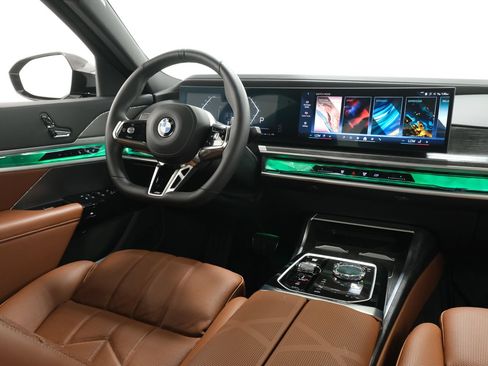Used 2026 BMW 760i xDrive w/ Executive Package AWD/4WD image 11