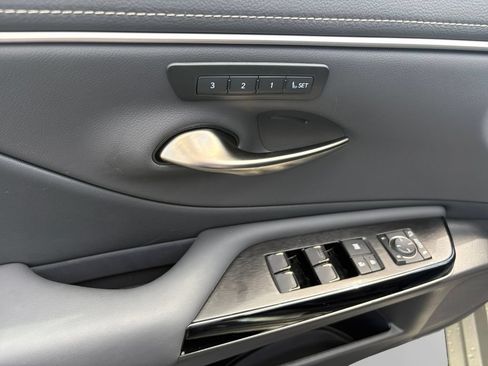 Used 2025 Lexus ES 350 w/ Premium Package FWD image 14