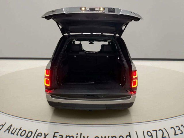 Used 2020 Land Rover Range Rover Autobiography AWD/4WD image 9