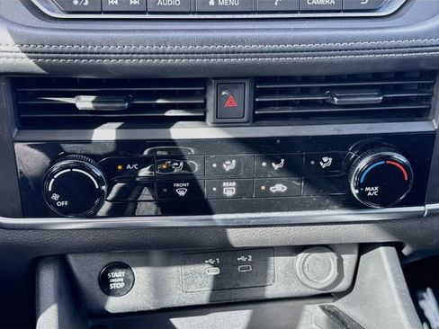 Used 2024 Nissan Rogue S FWD image 15