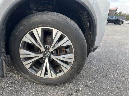 Used 2021 Nissan Rogue SV image 5