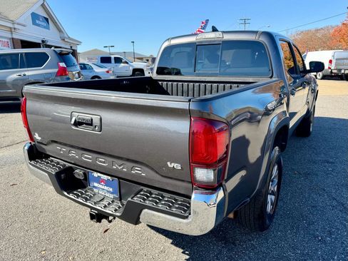 Used 2019 Toyota Tacoma SR5 image 5