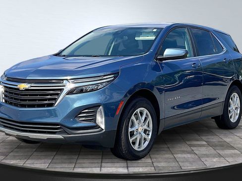 Used 2024 Chevrolet Equinox LT w/ LPO, Floor Liner Package FWD image 11