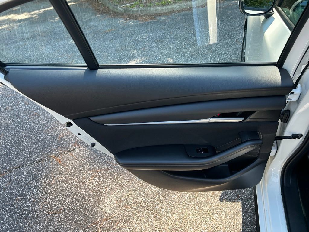 Used 2025 MAZDA MAZDA3 s FWD image 25