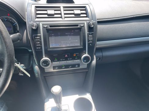 Used 2014 Toyota Camry SE w/ Fleet Convenience Package FWD image 18