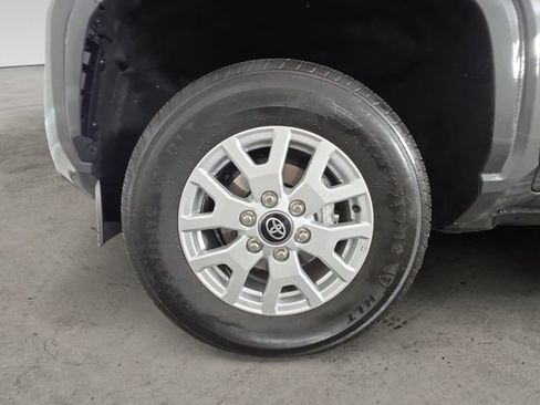 Used 2025 Toyota Tacoma SR5 AWD/4WD image 14