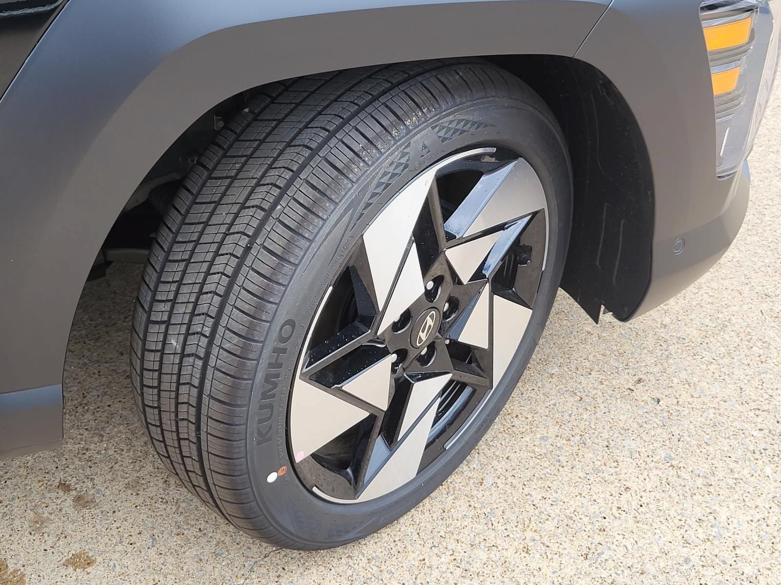 New 2026 Hyundai Kona Limited FWD image 7