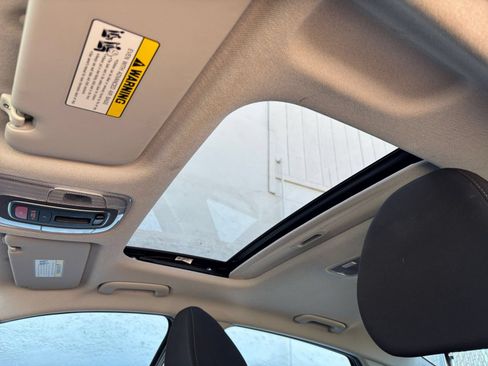 Used 2025 Hyundai Elantra SEL FWD image 29