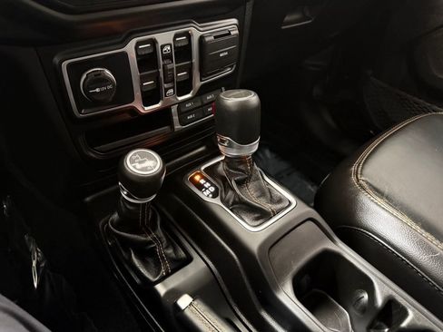 Used 2023 Jeep Gladiator Overland AWD/4WD image 41