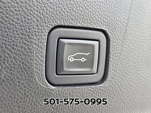 Used 2023 Chevrolet Traverse LT AWD/4WD image 17