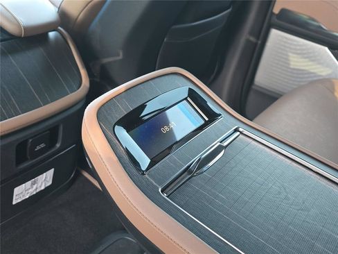 New 2026 Lincoln Navigator Black Label AWD/4WD image 18