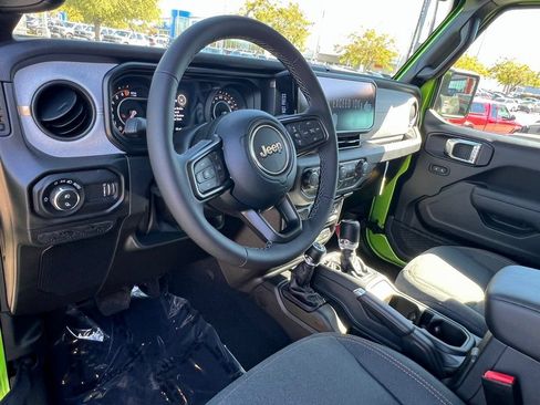 New 2025 Jeep Gladiator Sport AWD/4WD image 13